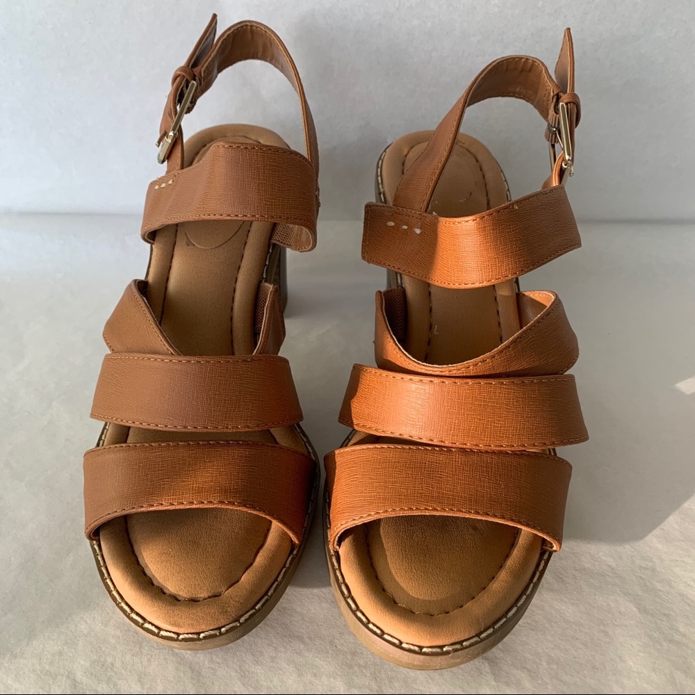Dr. Schools Tan High Heeled Sandals Sz 7.5